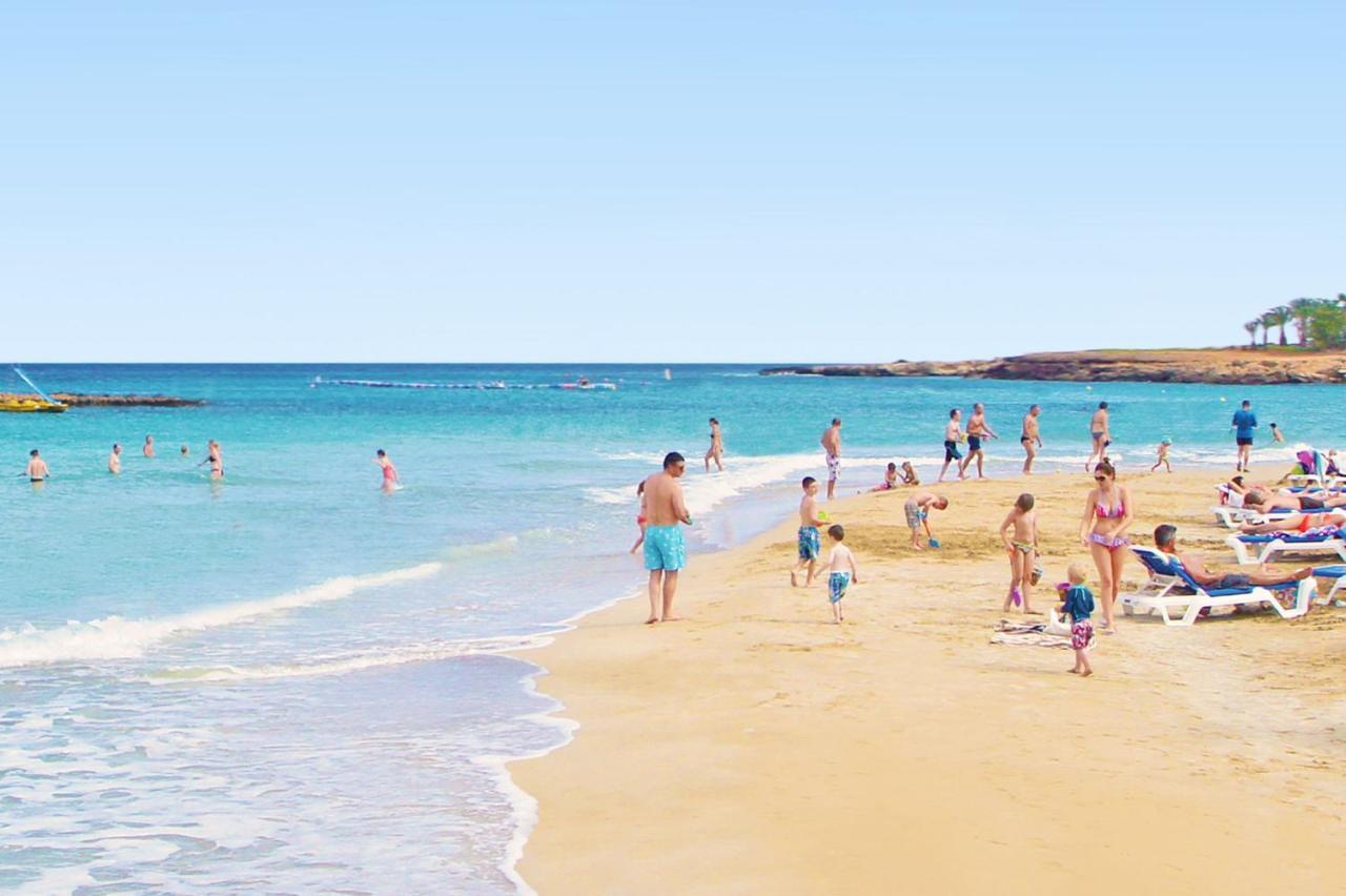 Gabriela - Coralli Beachfront Apartment プロタラス エクステリア 写真
