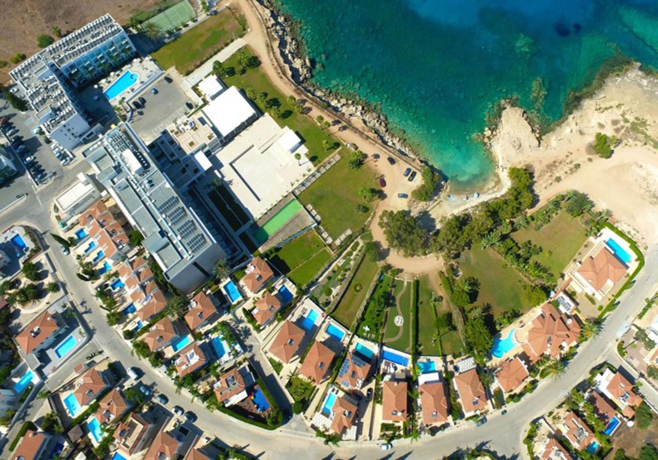 Gabriela - Coralli Beachfront Apartment プロタラス エクステリア 写真