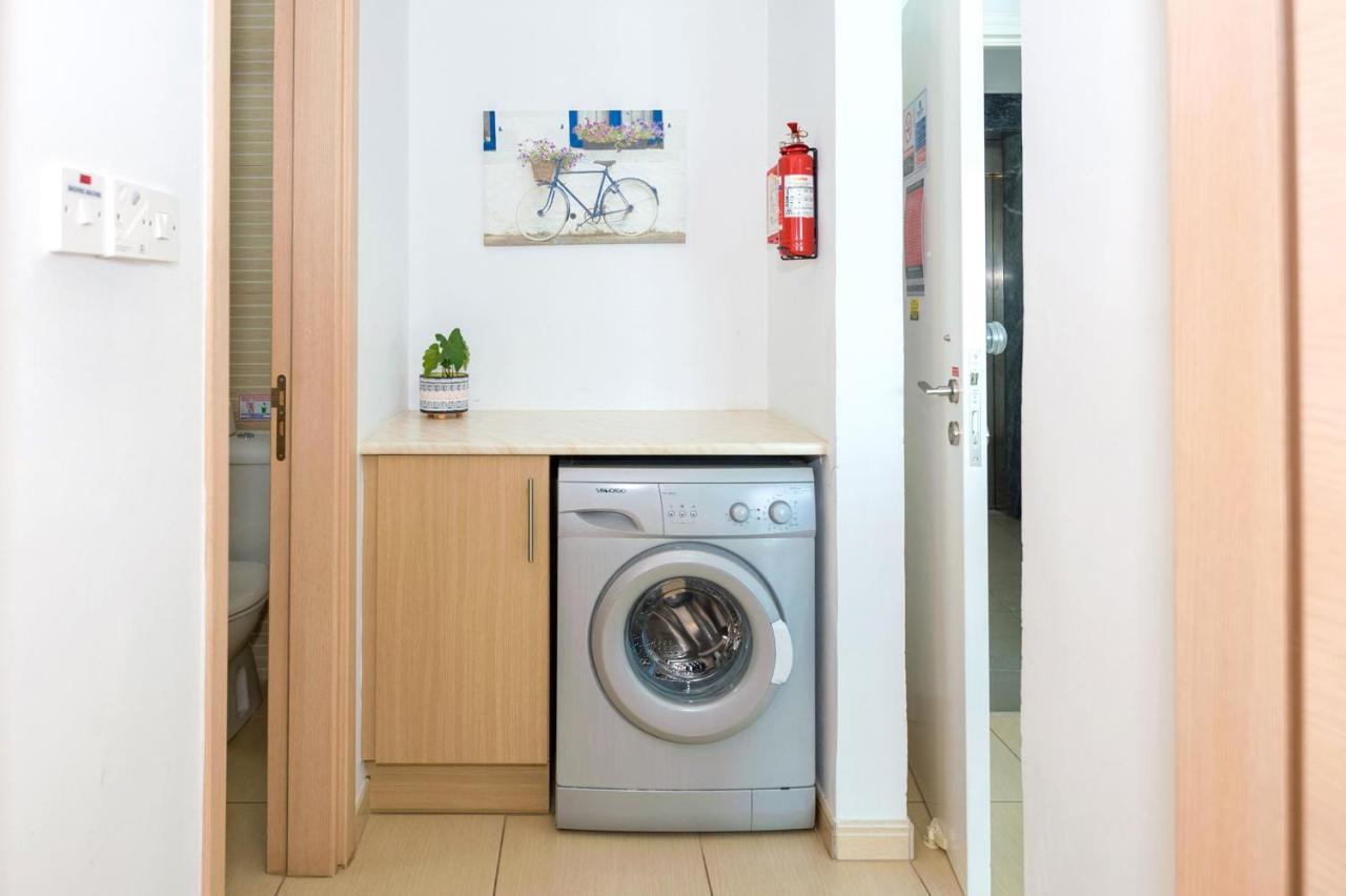 Gabriela - Coralli Beachfront Apartment プロタラス エクステリア 写真